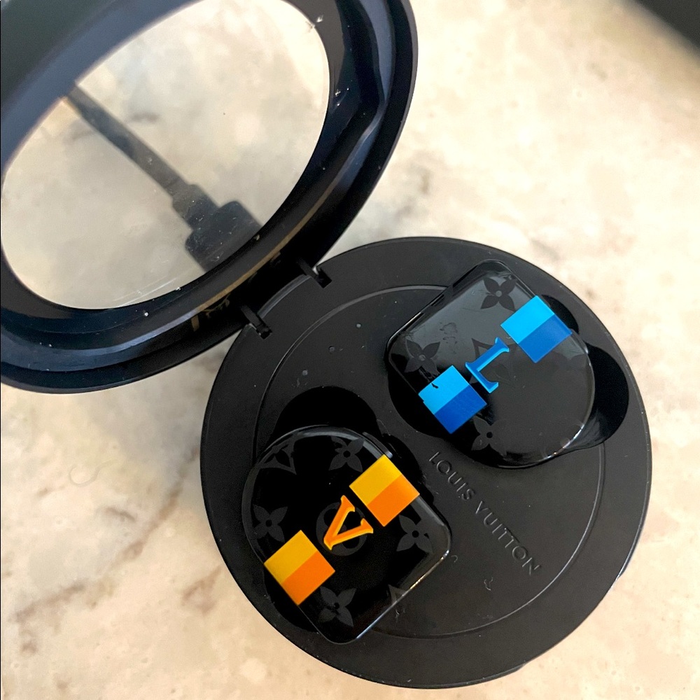 Louis Vuitton earphones